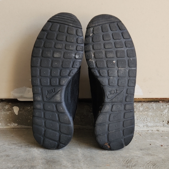 Nike Men's Roshe Run Sneaker Size 10.5 - Picture 9 of 11